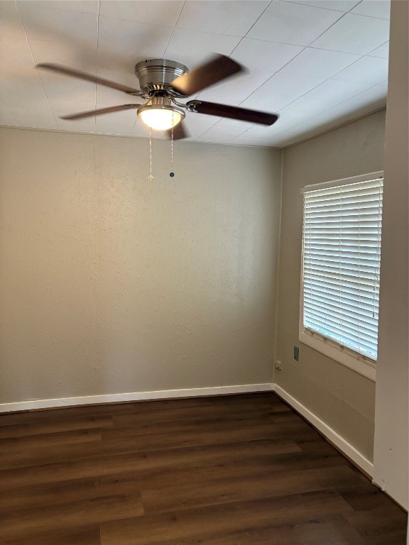 5914 Ridgeway Drive Houston, TX 77033 - Photo 6 of 21 Study/Office or extra Bedroom.