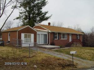 617 Dexter Road Roanoke, VA 24019 - Photo 1 of 1 Front