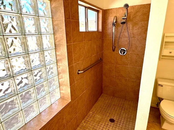 $2,195 | 2914 East Woodland Drive, Phoenix, AZ 85048