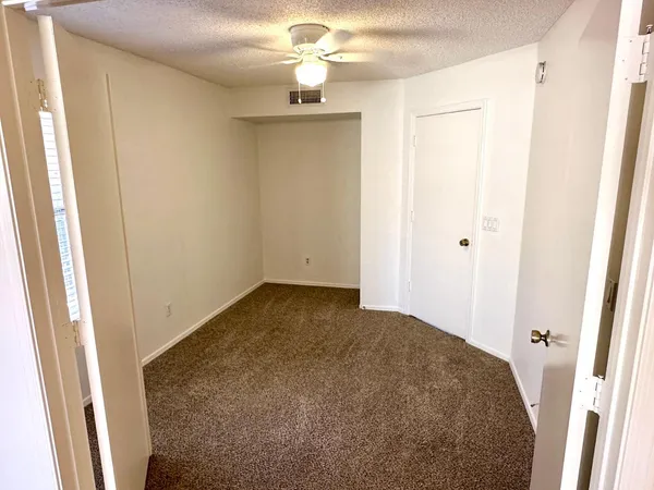 $2,195 | 2914 East Woodland Drive, Phoenix, AZ 85048
