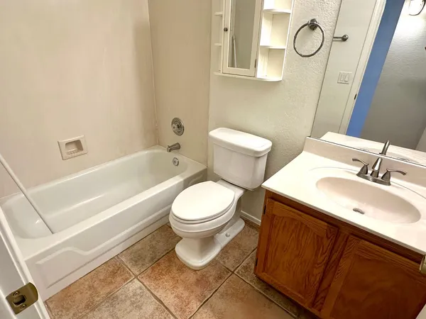$2,195 | 2914 East Woodland Drive, Phoenix, AZ 85048