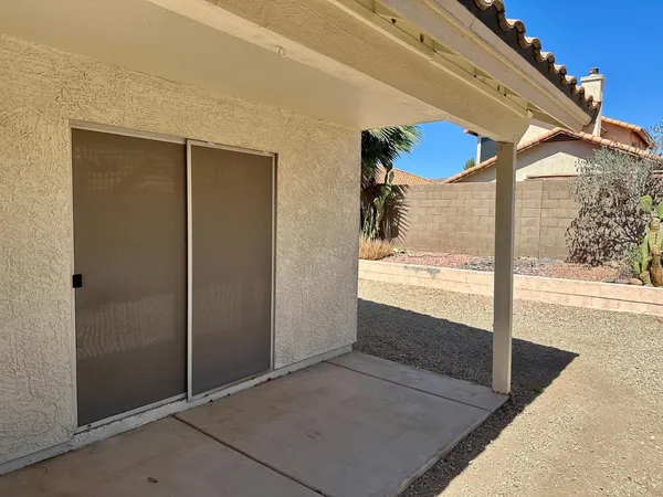$2,195 | 2914 East Woodland Drive, Phoenix, AZ 85048
