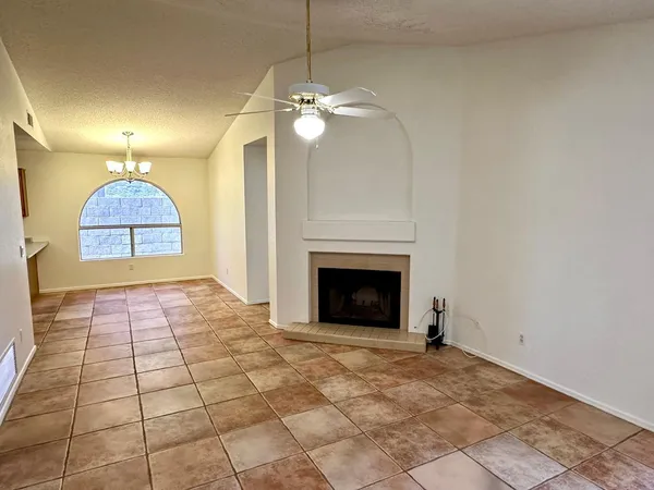 $2,195 | 2914 East Woodland Drive, Phoenix, AZ 85048