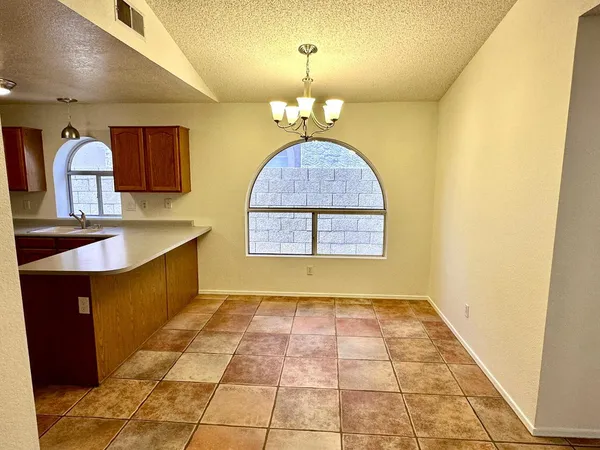 $2,195 | 2914 East Woodland Drive, Phoenix, AZ 85048