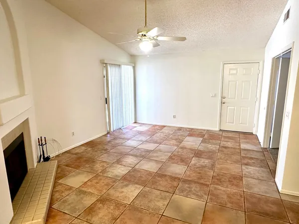 $2,195 | 2914 East Woodland Drive, Phoenix, AZ 85048