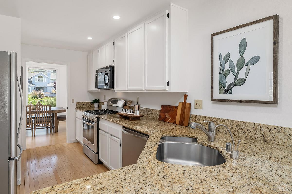 66 Mariners Circle San Rafael, CA 94903 - Photo 11 of 26 Gallery Image 11