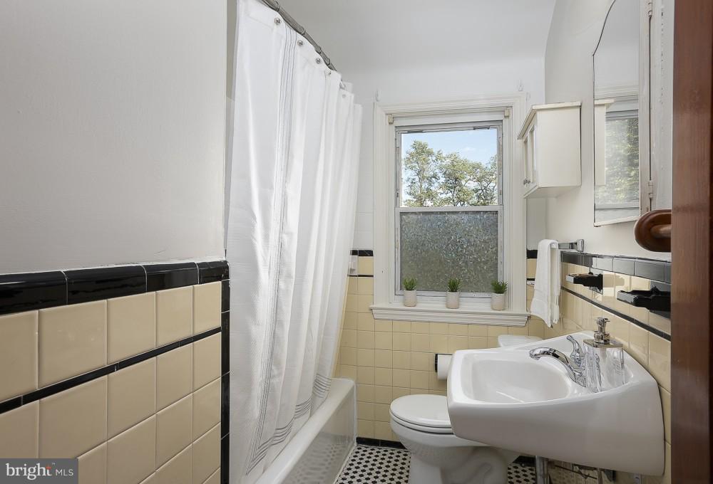 5563 Ashbourne Road Halethorpe, MD 21227 - Photo 16 of 22 Bathroom Unit 2