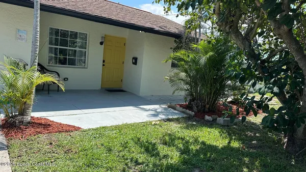 $2,200 | 121 Franklyn Avenue, Indialantic, FL 32903