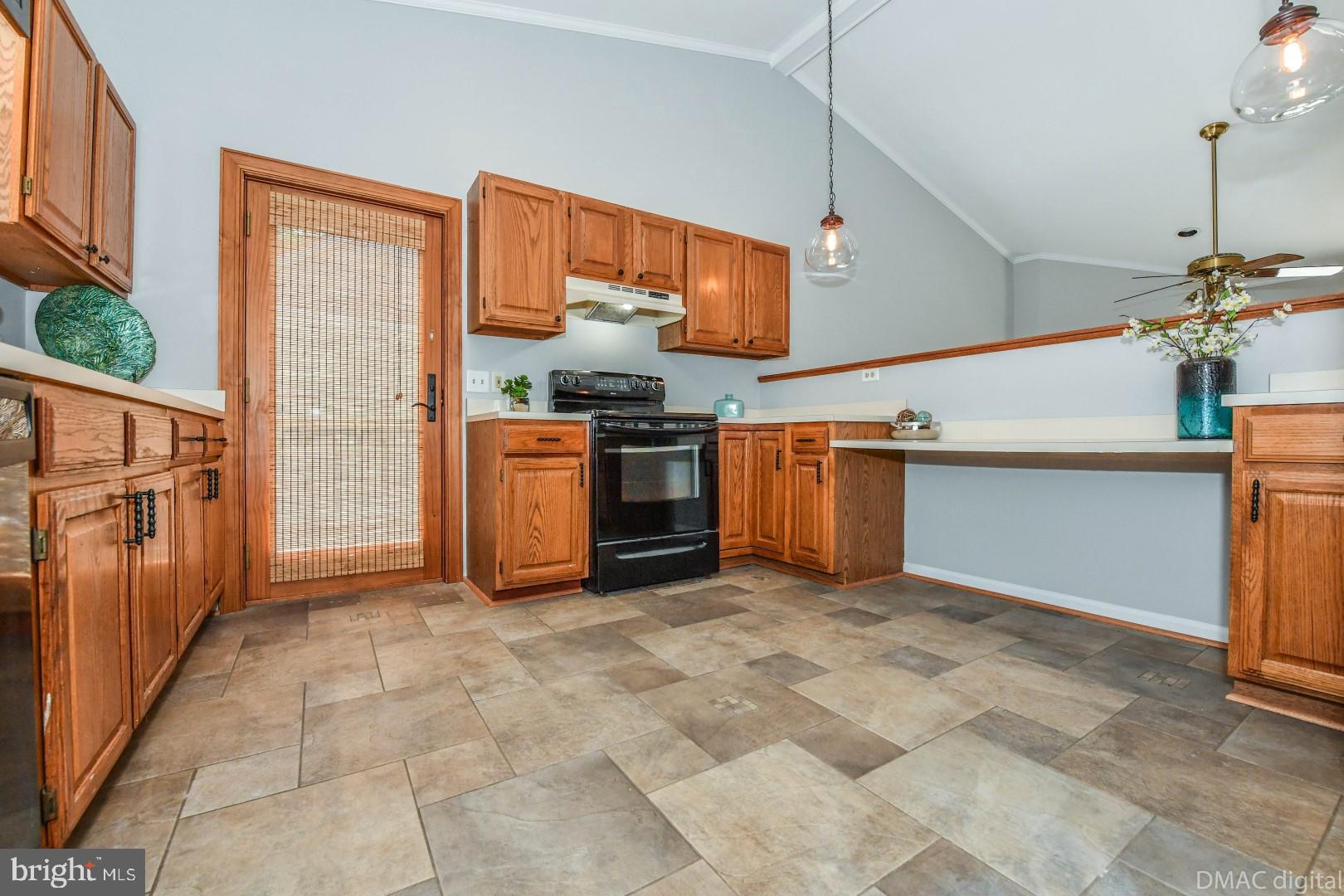 6520 Rimrock Road New Market, MD 21774 - Photo 18 of 41 Kitchen with access to deck