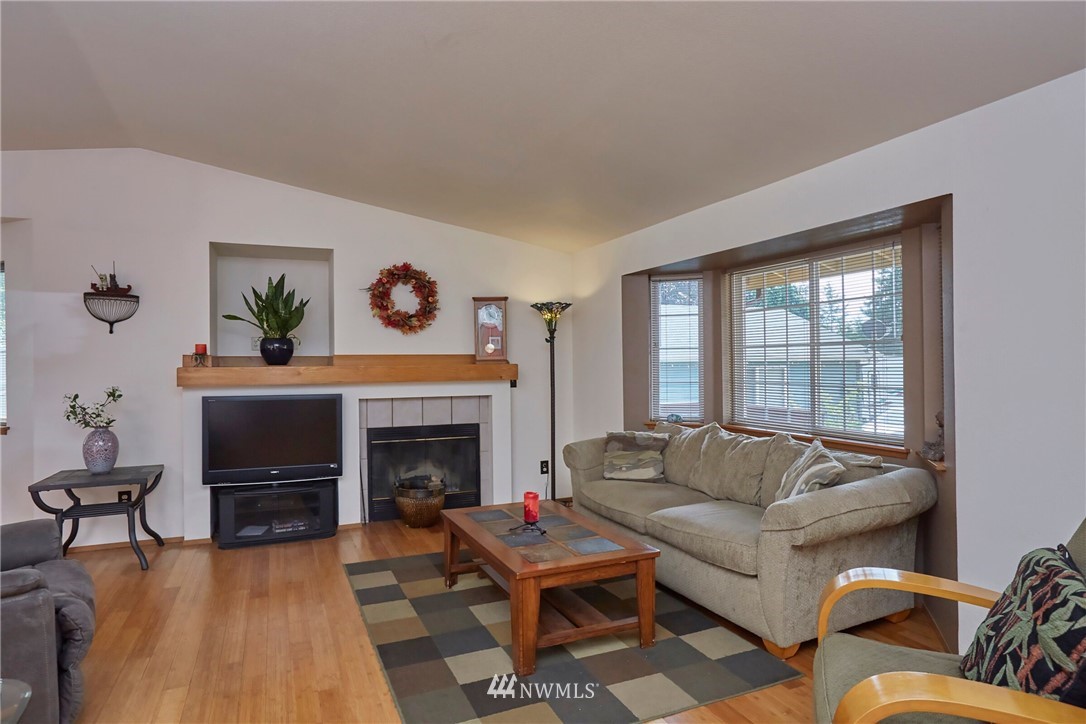 7333 East Raintree Lane Port Orchard, WA 98366 - Photo 9 of 25 Gallery Image 9