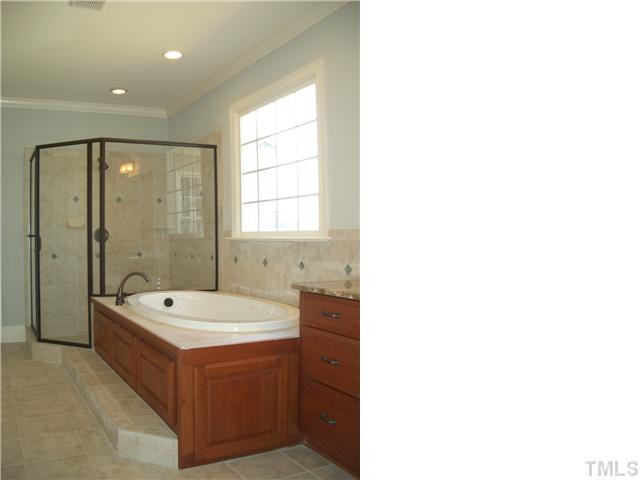 3610 Forward Way, Unit L2781 Raleigh, NC 27614 - Photo 12 of 12 Master Bath/Spa