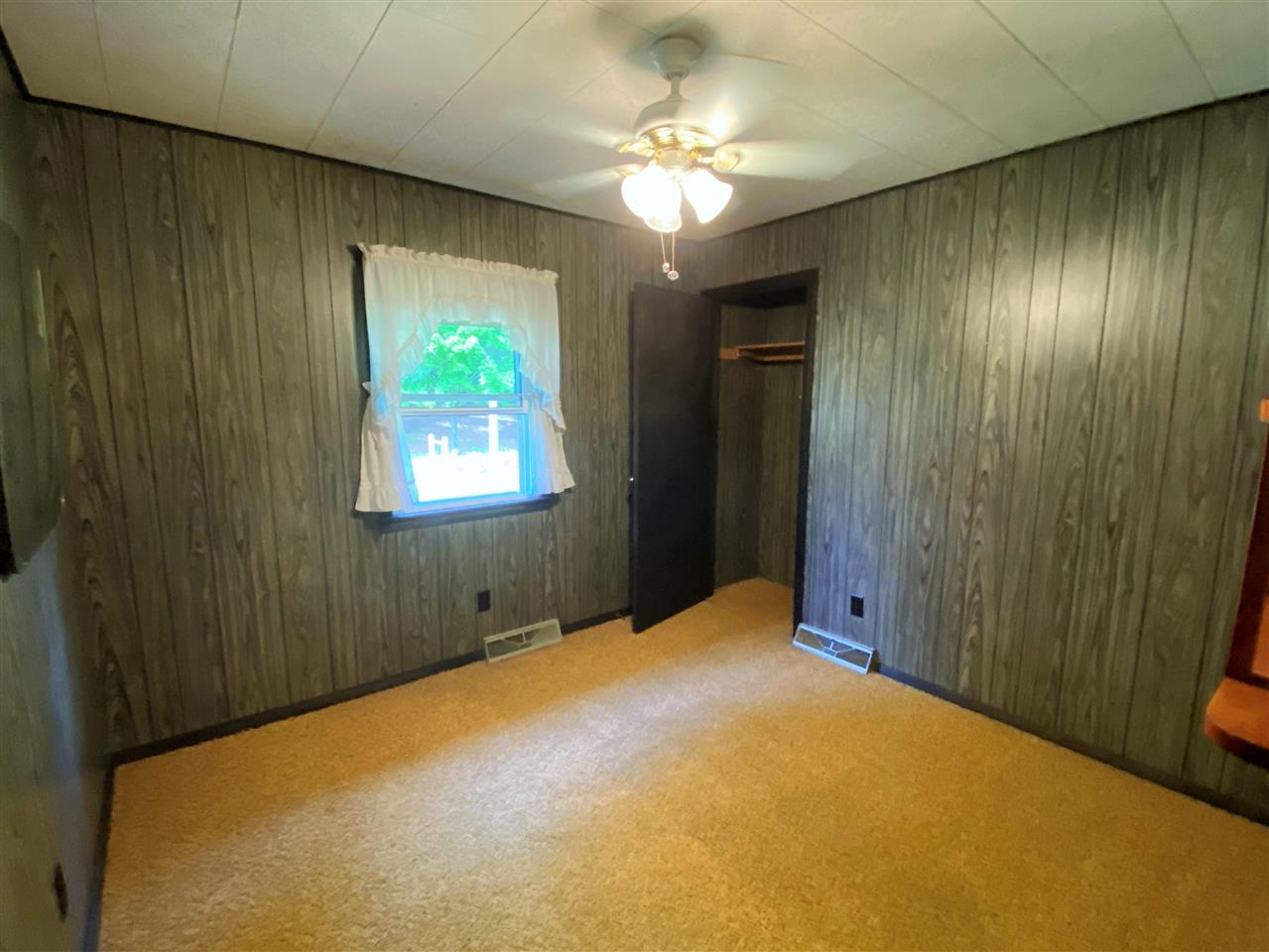 525 East Sleights Road Traverse City, MI 49696 - Photo 10 of 35 1892712-9.JPG