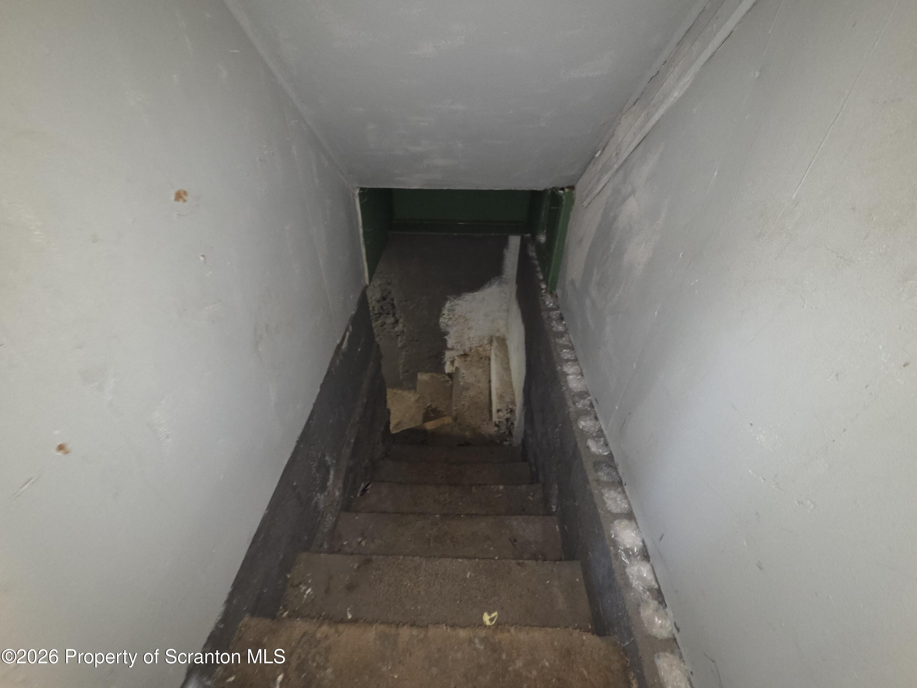 521 Albion Street Scranton, PA 18508 - Photo 17 of 22 a view of a hallway