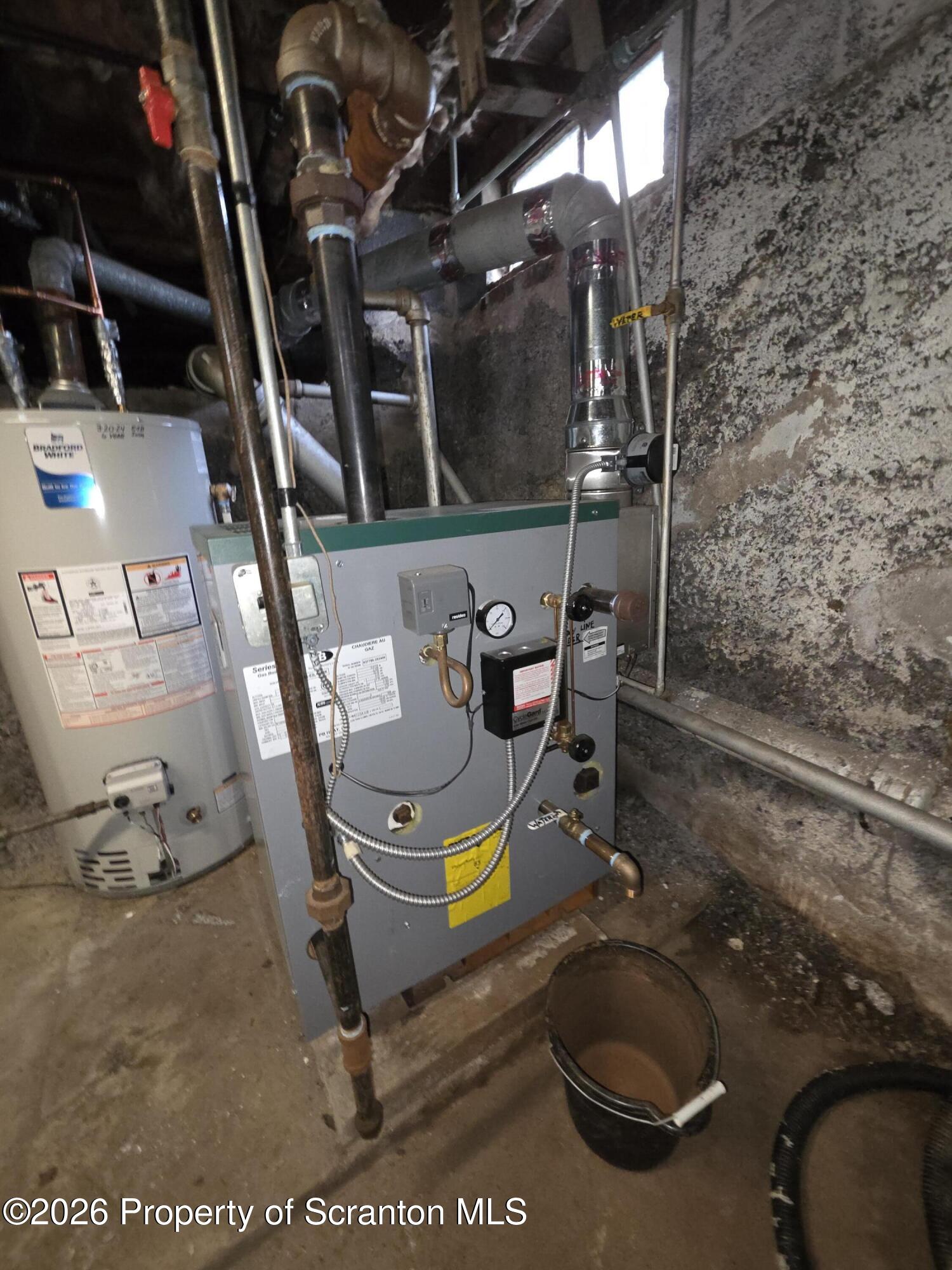 521 Albion Street Scranton, PA 18508 - Photo 22 of 22 a room with gym equipment