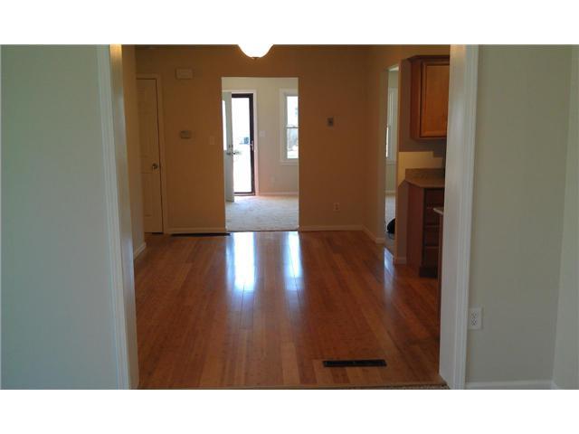 367 James Road Columbus, OH 43230 - Photo 8 of 18