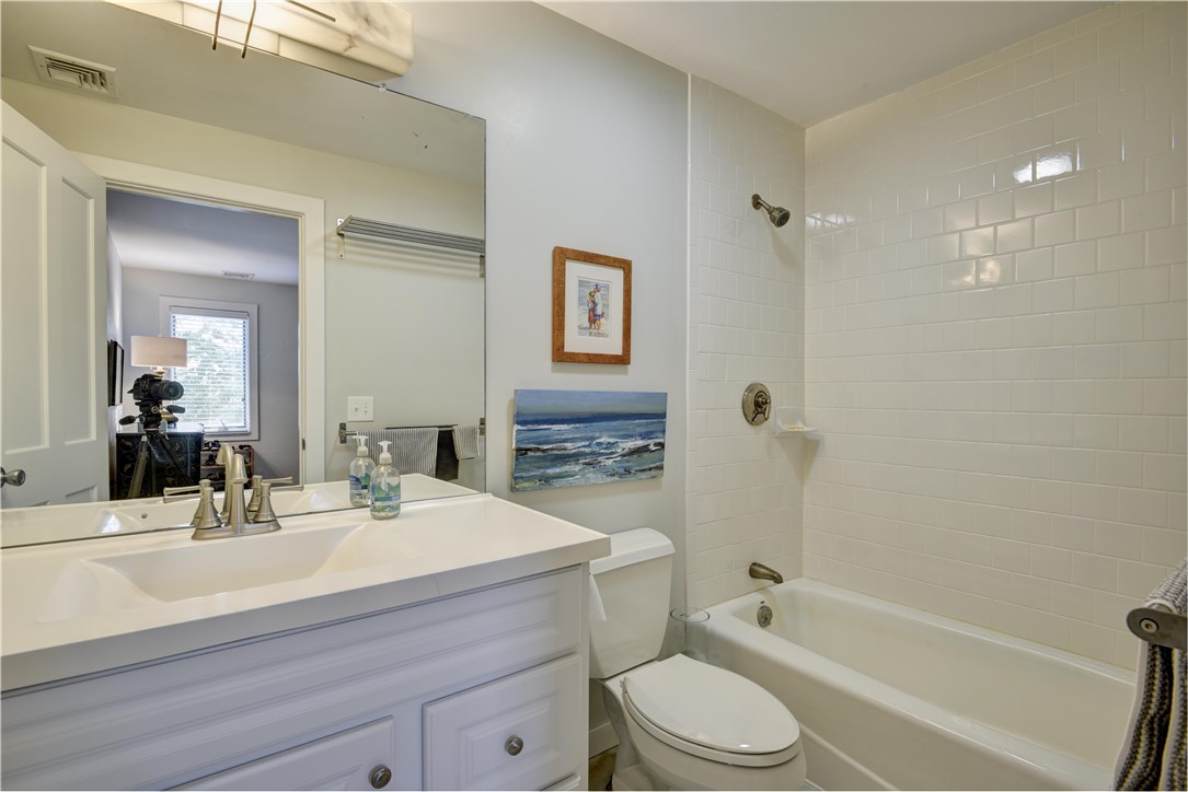 15 Hammersmith Road, Unit 22A Newport, RI 02840 - Photo 26 of 35