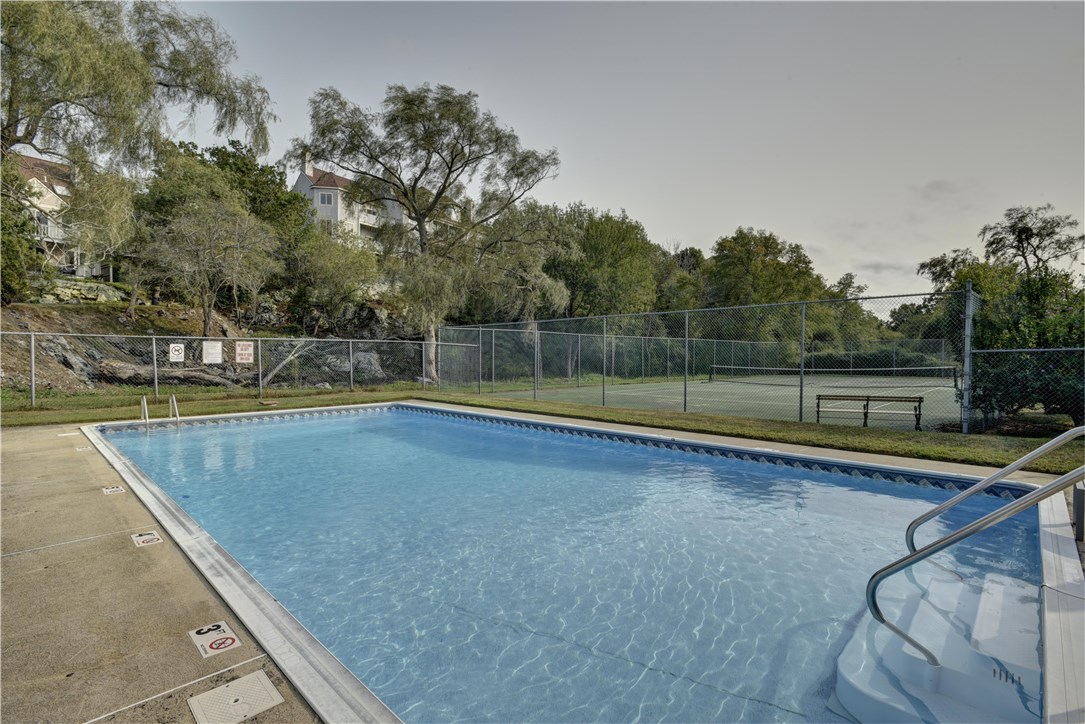 15 Hammersmith Road, Unit 22A Newport, RI 02840 - Photo 5 of 35