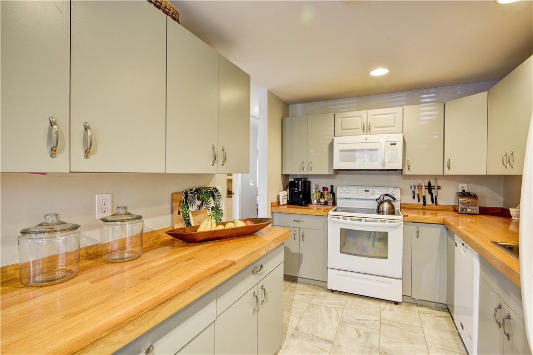 15 Hammersmith Road, Unit 22A Newport, RI 02840 - Photo 10 of 35