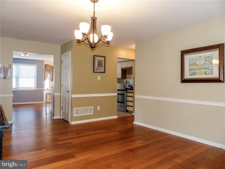 426 Stanford Road Fairless Hills, PA 19030 - Photo 4 of 25 Living Room