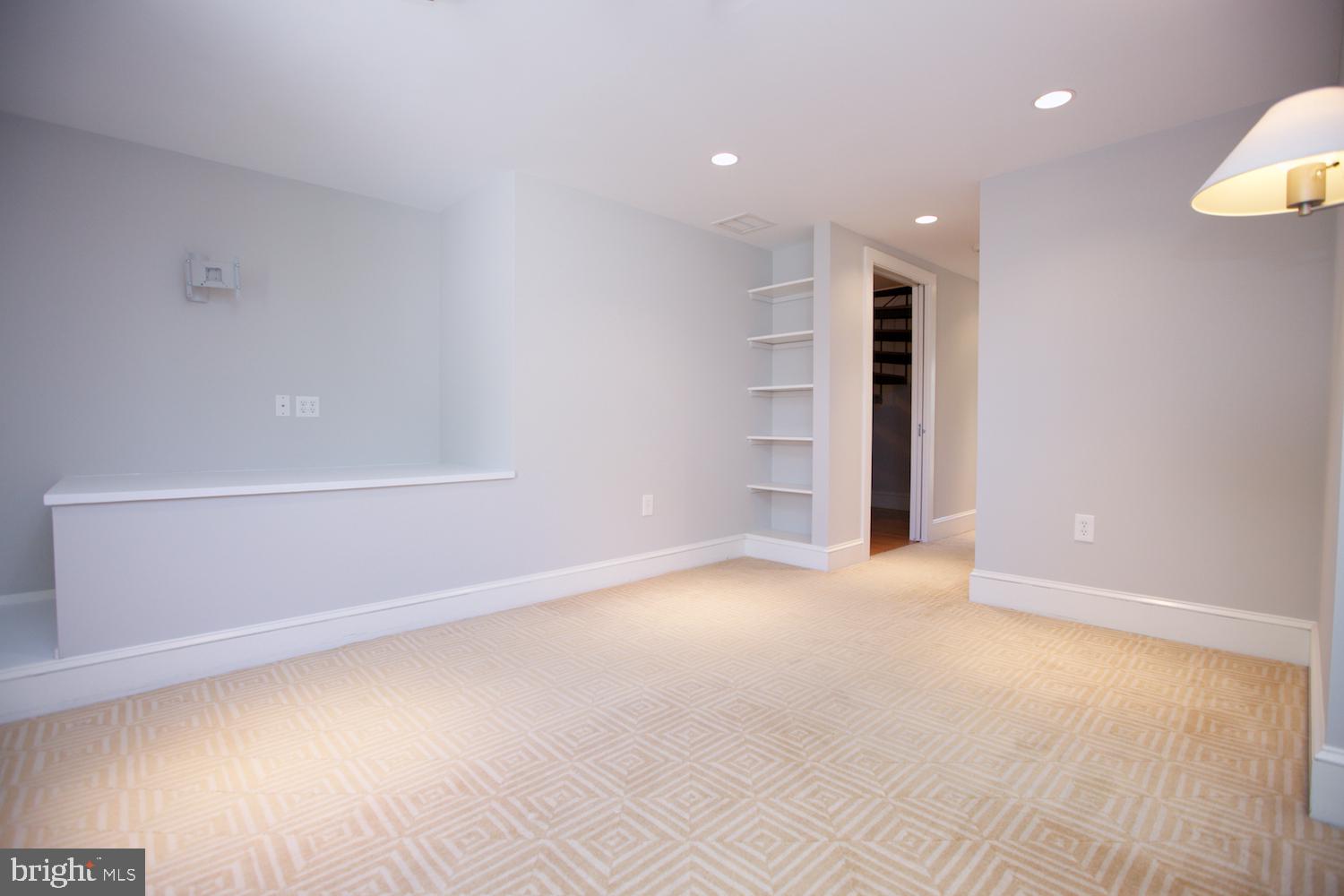 421 South 20th Street Philadelphia, PA 19146 - Photo 28 of 40 a view of empty room with wooden floor