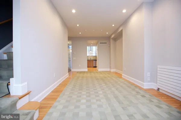 $5,300 | 421 South 20th Street, Philadelphia, PA 19146