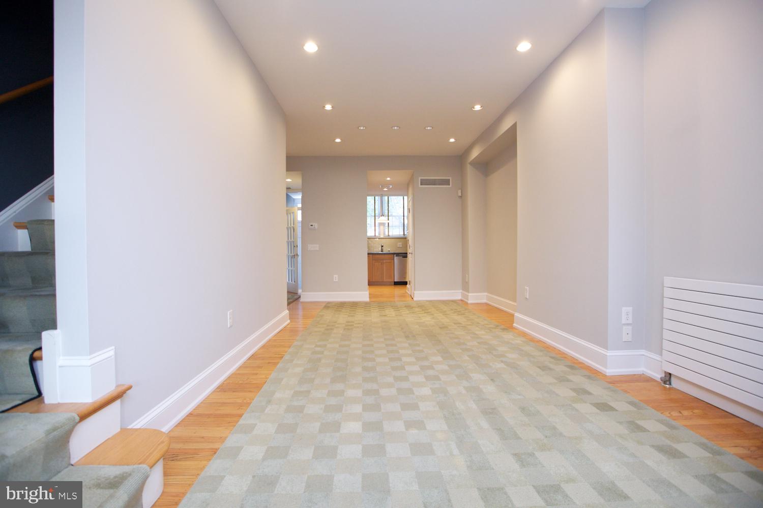 421 South 20th Street Philadelphia, PA 19146 - Photo 3 of 40 a view of an empty room and window