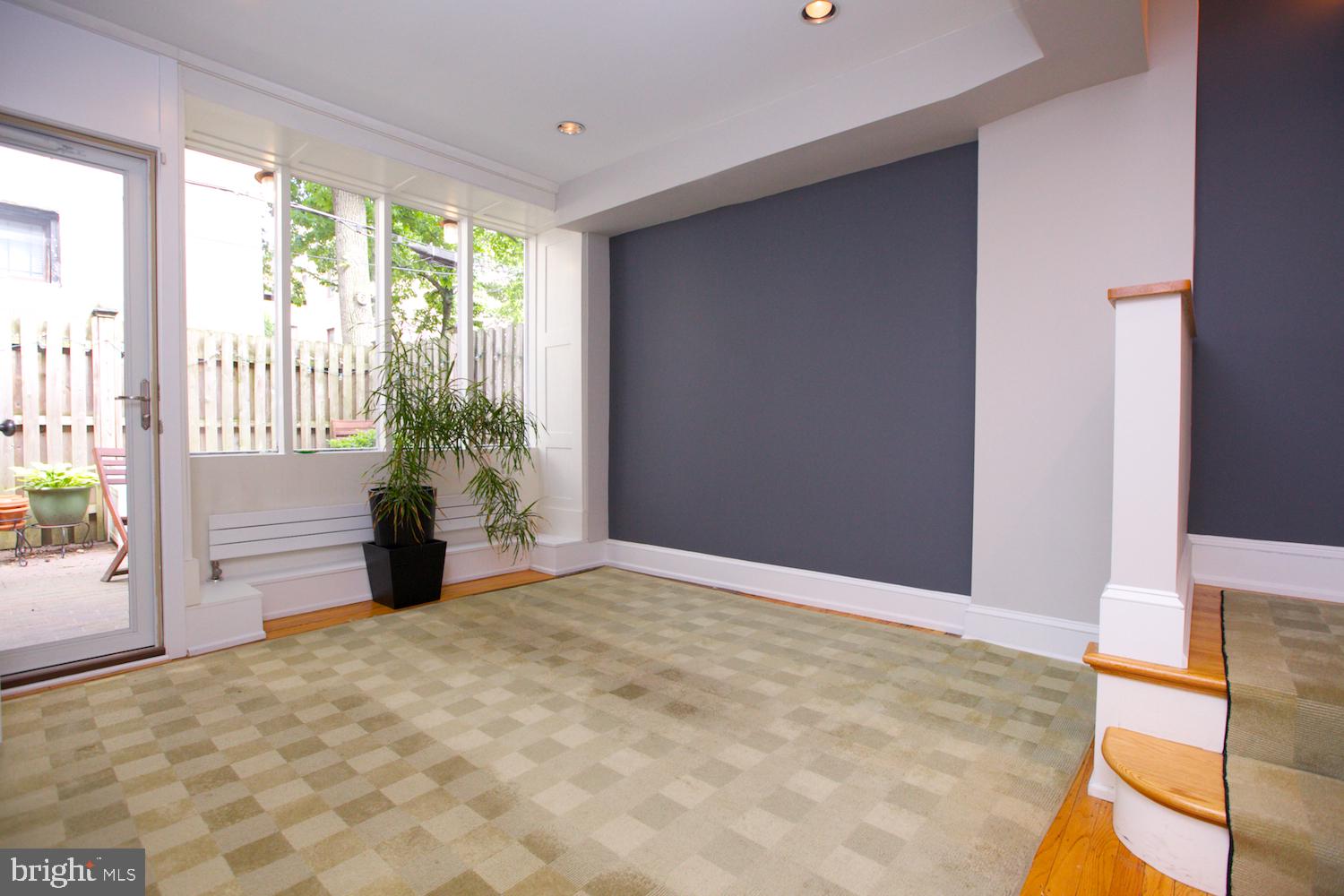 421 South 20th Street Philadelphia, PA 19146 - Photo 7 of 40 a view of an empty room with a window