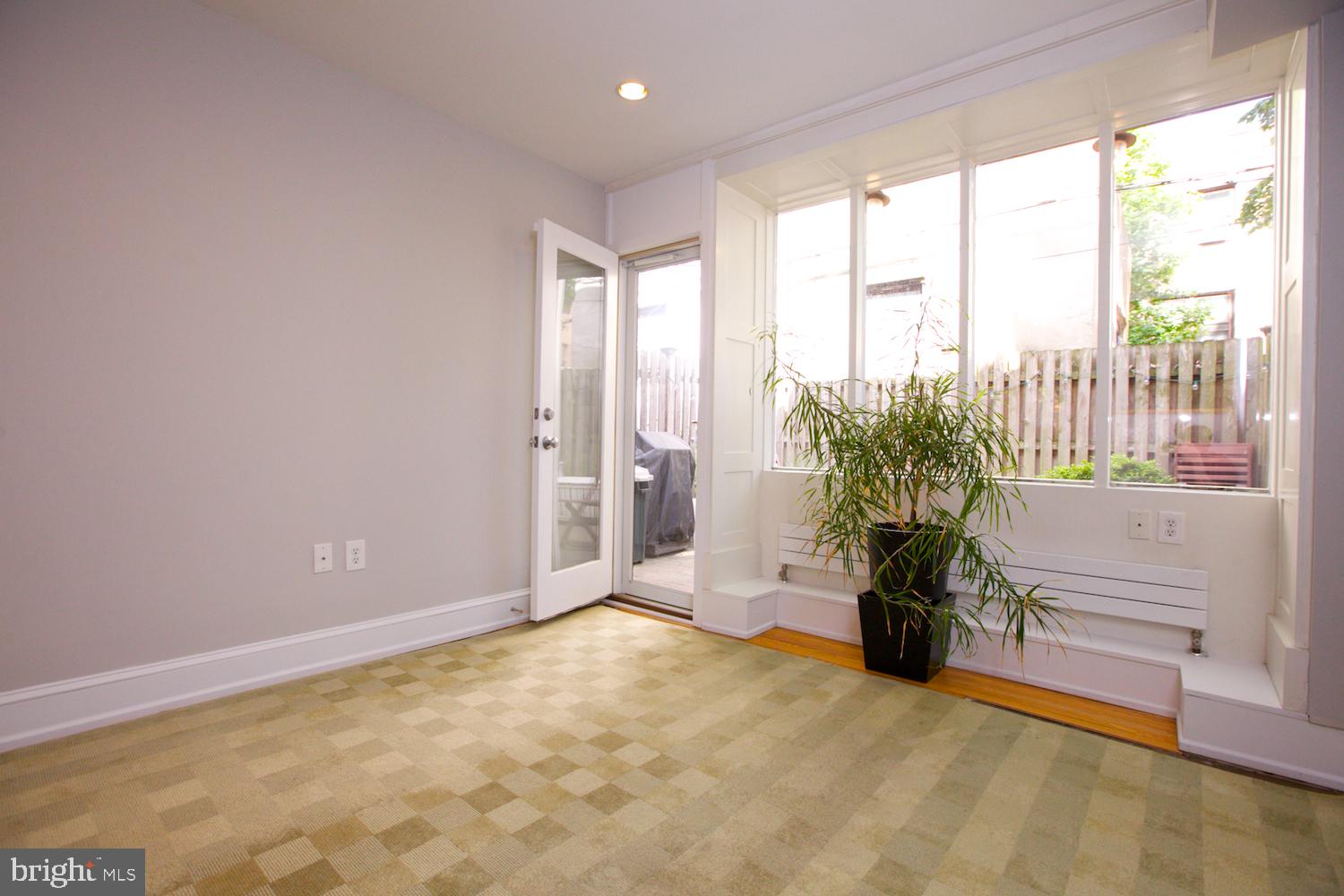 421 South 20th Street Philadelphia, PA 19146 - Photo 9 of 40 a view of entryway with livingroom and mountain view