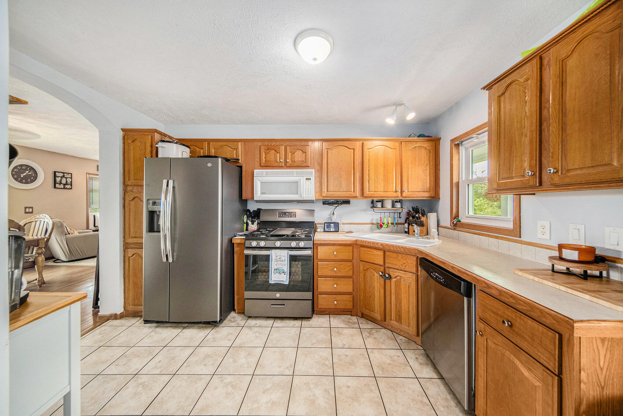 12880 North Adams Road North Adams, MI 49262 - Photo 11 of 36 010_file_478