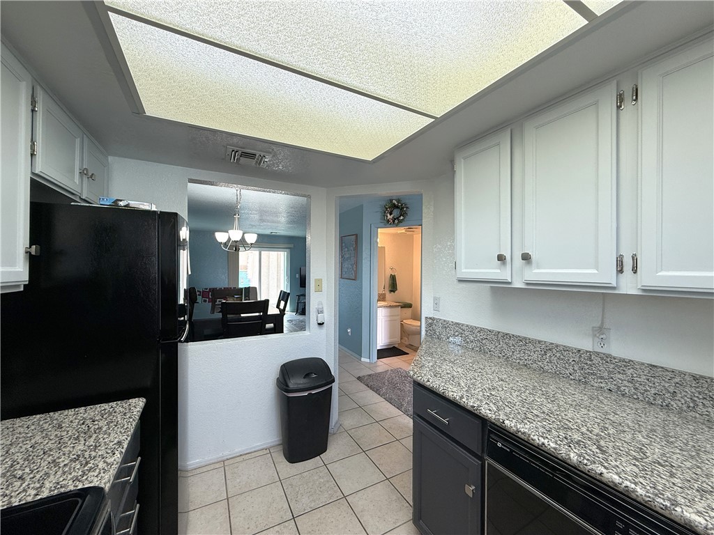3400 Sunriver Road, Unit B4 Bullhead City, AZ 86429 - Photo 11 of 26 Kitchen
