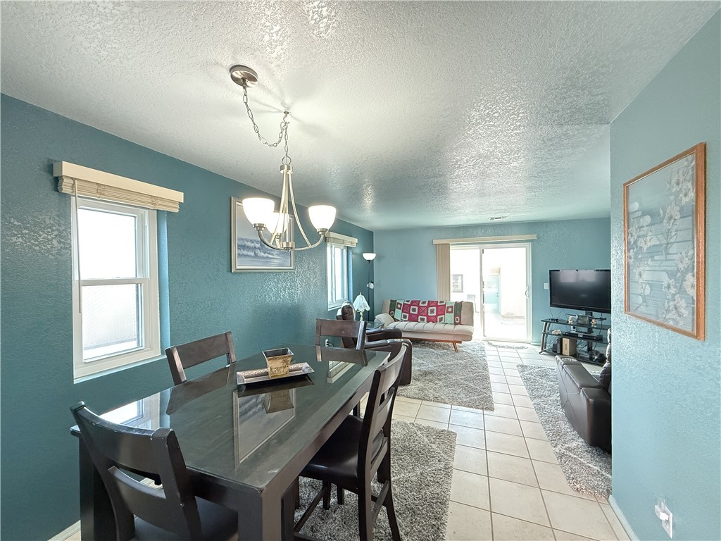 3400 Sunriver Road, Unit B4 Bullhead City, AZ 86429 - Photo 3 of 26 Dining Area