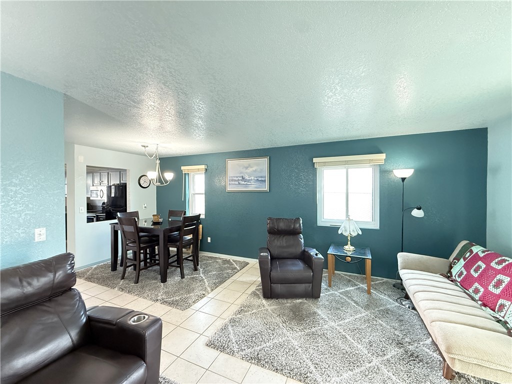 3400 Sunriver Road, Unit B4 Bullhead City, AZ 86429 - Photo 7 of 26 Living Room
