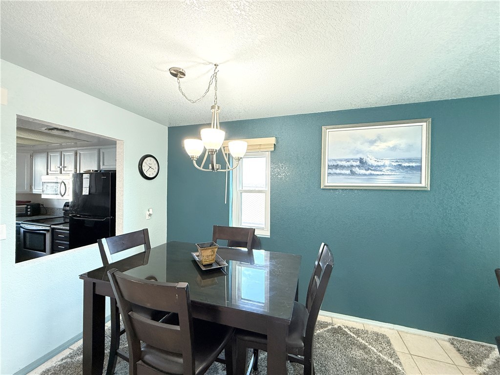 3400 Sunriver Road, Unit B4 Bullhead City, AZ 86429 - Photo 8 of 26 Dining Area