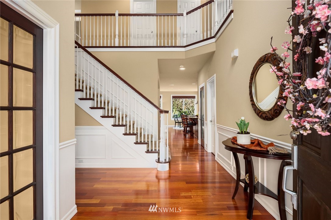 5424 Northeast 13th Place Renton, WA 98059 - Photo 2 of 25 Gallery Image 2