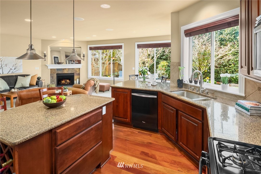 5424 Northeast 13th Place Renton, WA 98059 - Photo 6 of 25 Gallery Image 6