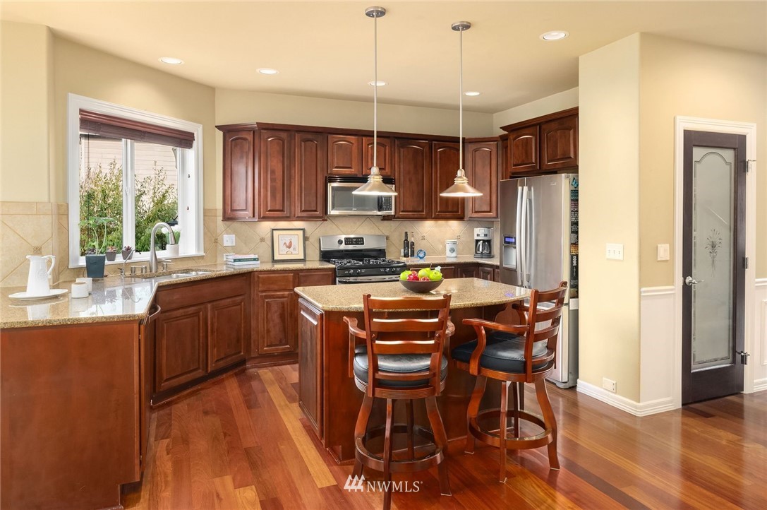 5424 Northeast 13th Place Renton, WA 98059 - Photo 8 of 25 Gallery Image 8
