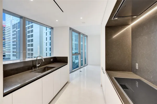 $6,450 | 300 Biscayne Blvd Way, Unit 505C, Miami, FL 33131