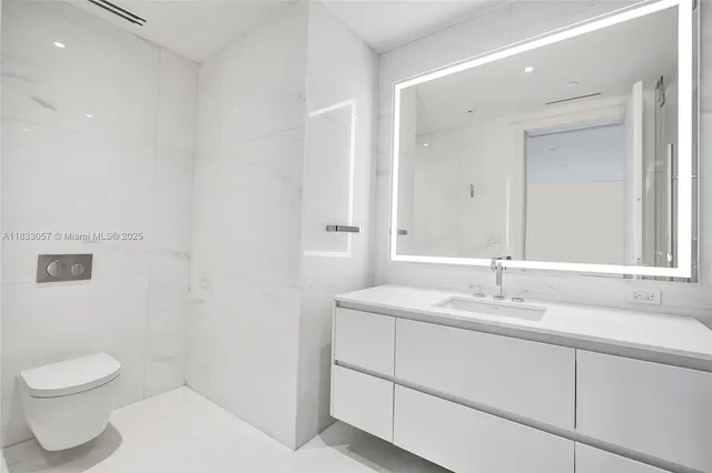 $6,500 | 300 Biscayne Blvd Way, Unit 505C, Miami, FL 33131