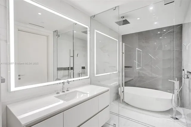 $6,500 | 300 Biscayne Blvd Way, Unit 505C, Miami, FL 33131