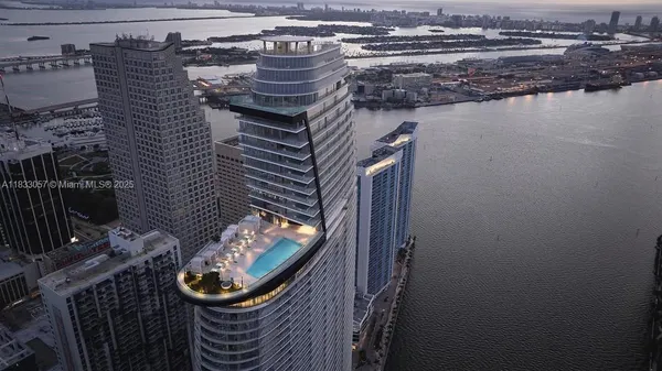 $6,450 | 300 Biscayne Blvd Way, Unit 505C, Miami, FL 33131