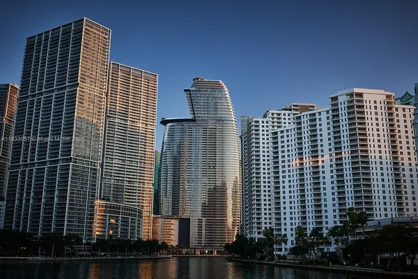 $6,450 | 300 Biscayne Blvd Way, Unit 505C, Miami, FL 33131