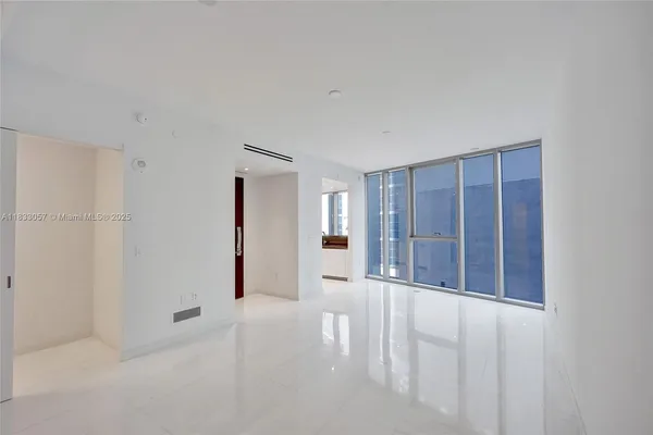 $6,450 | 300 Biscayne Blvd Way, Unit 505C, Miami, FL 33131