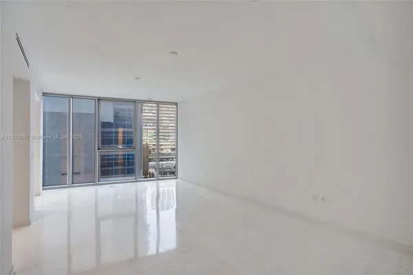 $6,450 | 300 Biscayne Blvd Way, Unit 505C, Miami, FL 33131