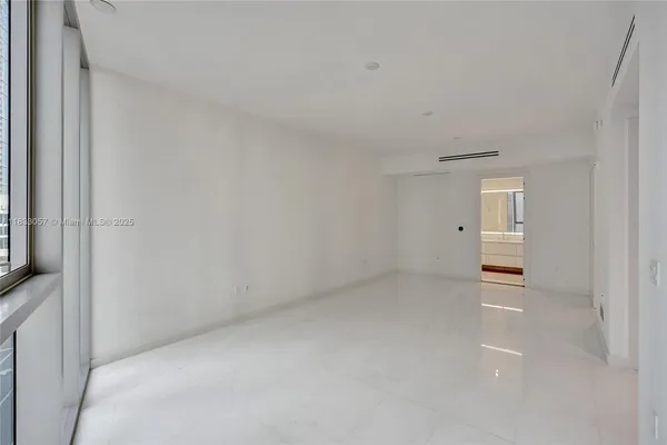 $6,450 | 300 Biscayne Blvd Way, Unit 505C, Miami, FL 33131
