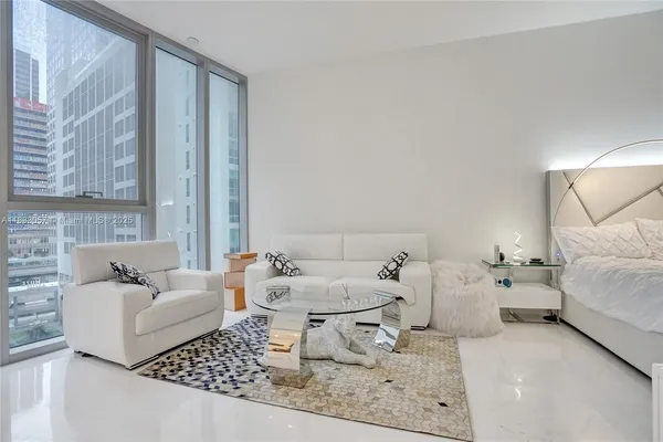 $6,450 | 300 Biscayne Blvd Way, Unit 505C, Miami, FL 33131