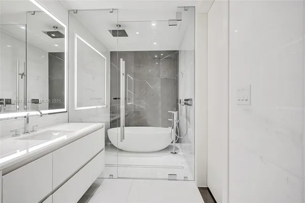 $6,450 | 300 Biscayne Blvd Way, Unit 505C, Miami, FL 33131