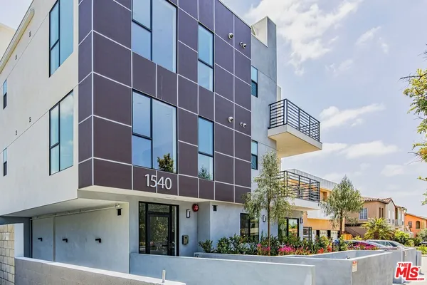 $4,350 | 1540 South Hayworth Avenue, Unit 203, Los Angeles, CA 90019