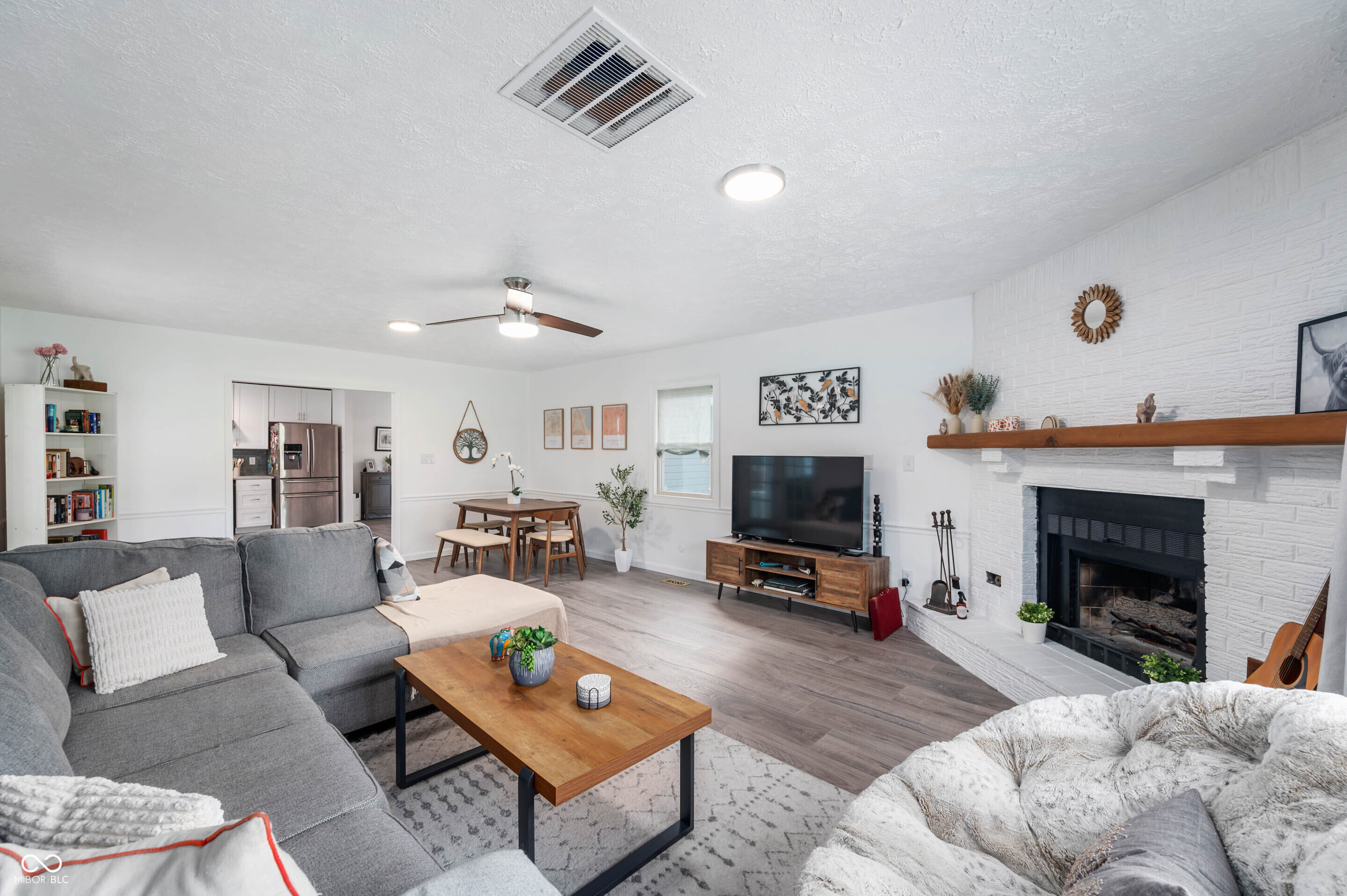 8596 Castle Farms Road Indianapolis, IN 46256 - Photo 5 of 27