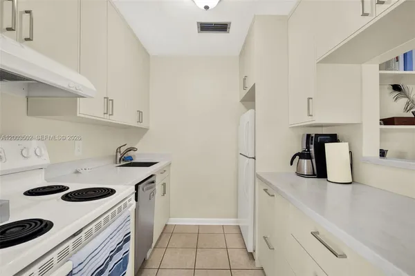 $1,075,000 | 5701 Southwest 50th Terrace, Miami, FL 33155