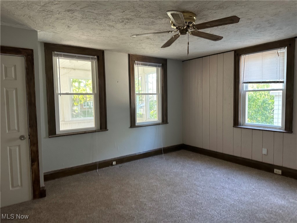 2303 Ashurst Road Cleveland, OH 44118 - Photo 19 of 36